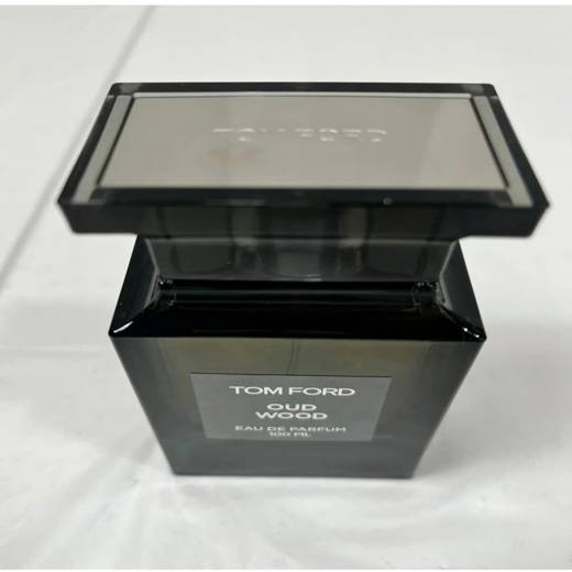 Tom Ford Oud Wood Eau de Parfum - Image 3